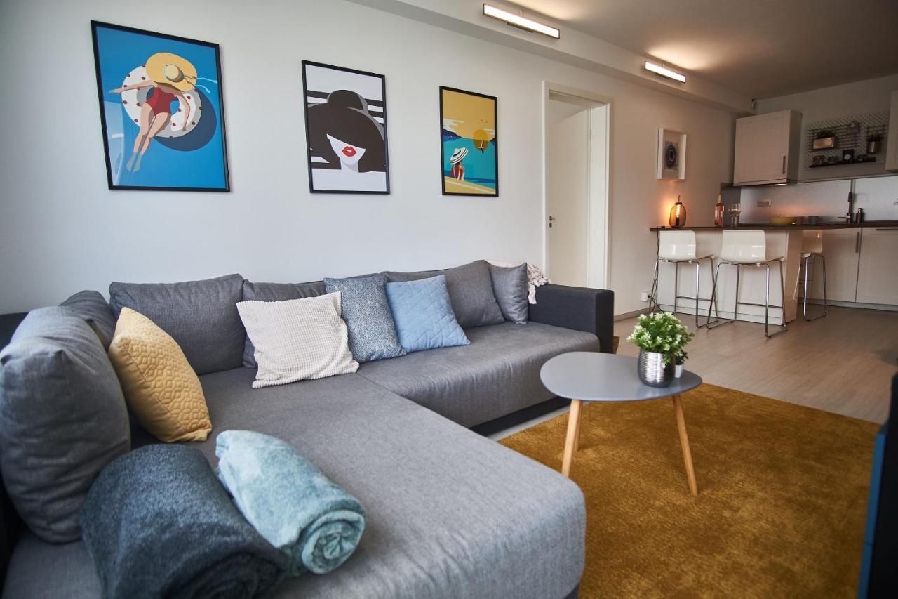 Catamaran Apartments - Hostaid Siófok Exteriör bild
