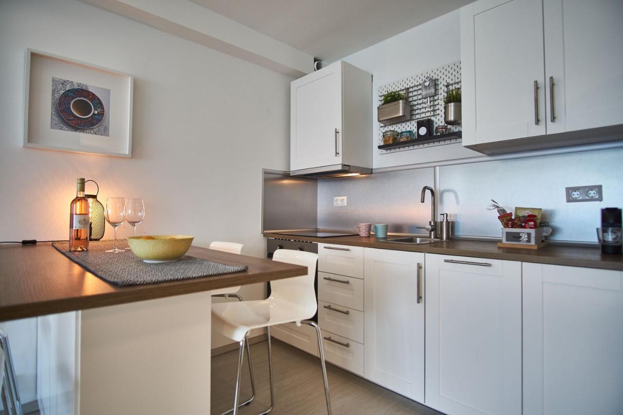 Catamaran Apartments - Hostaid Siófok Exteriör bild