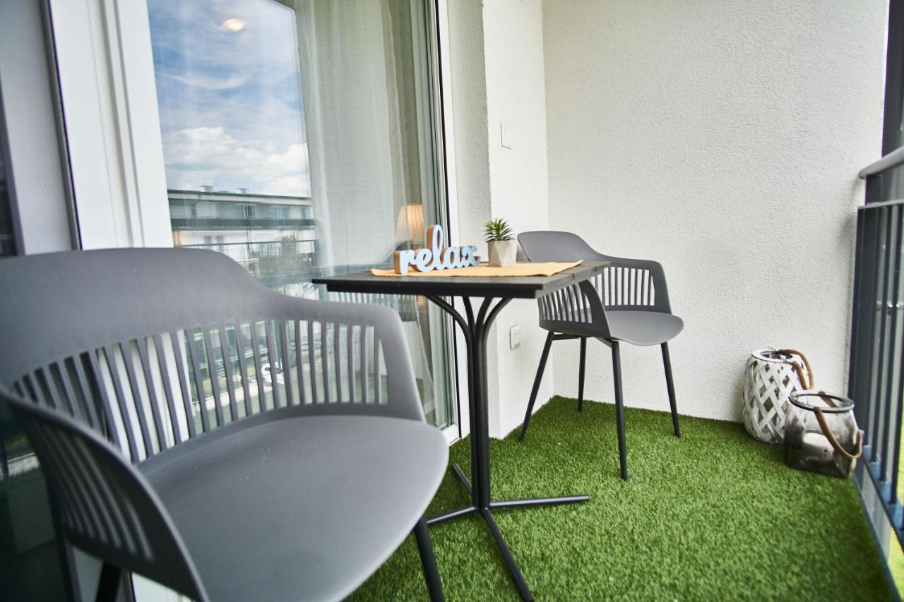 Catamaran Apartments - Hostaid Siófok Exteriör bild