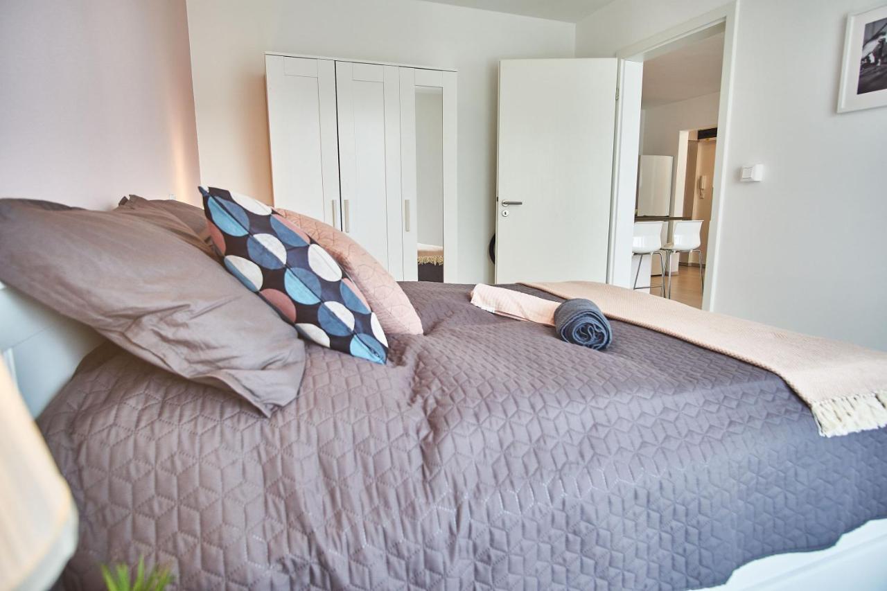 Catamaran Apartments - Hostaid Siófok Exteriör bild